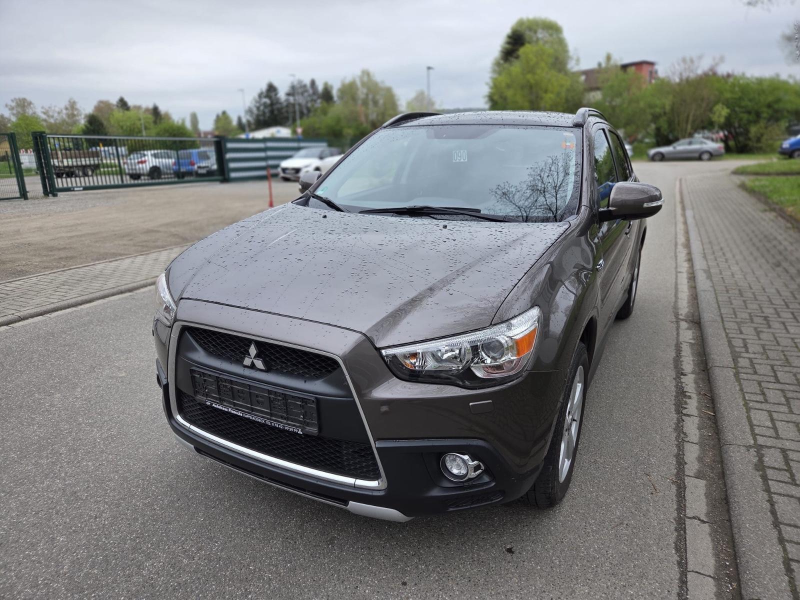 Mitsubishi ASX Intense 4WD NEUE TÜV & ASU