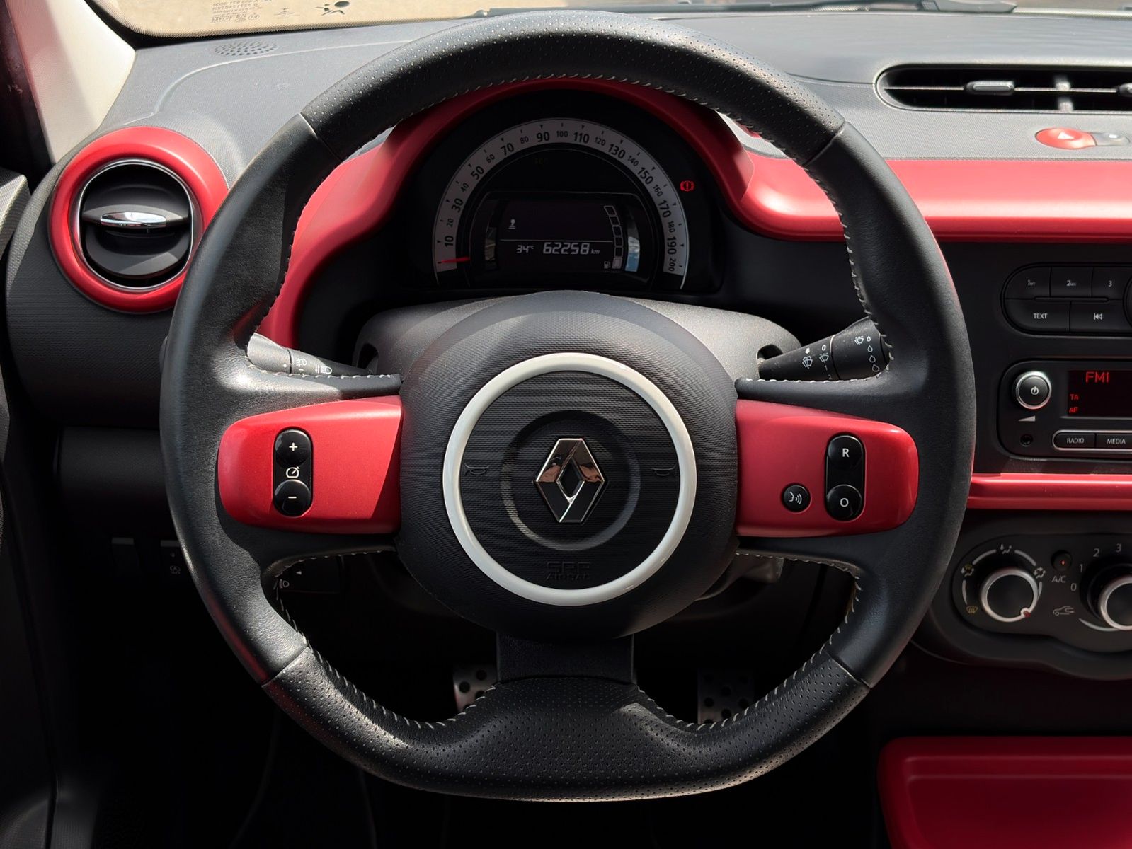 Fahrzeugabbildung Renault Twingo TCe 90 Intens Faltdach Temp. SHZ PDC BT