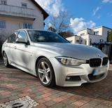 BMW 330i F30 M-Paket - BMW 330 Limousine 330i m paket mit Benzin-Antrieb