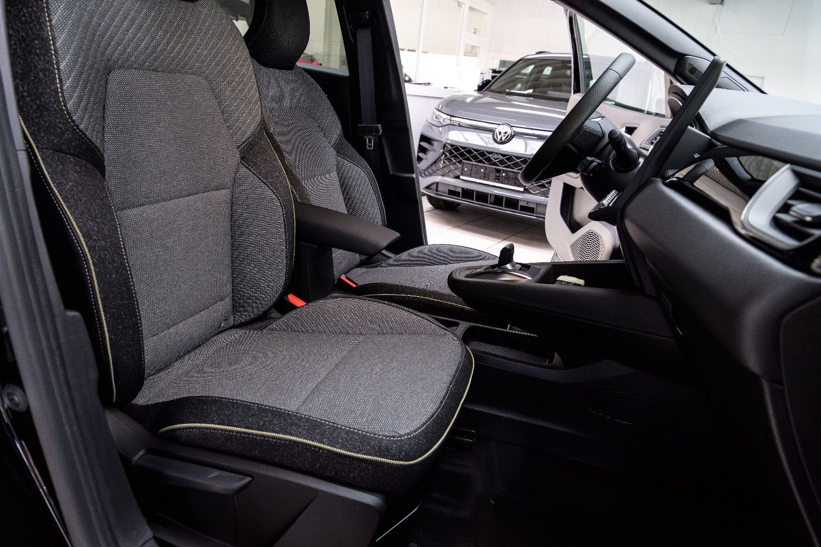 Fahrzeugabbildung Mitsubishi Grandis 1.8  *intro Edition