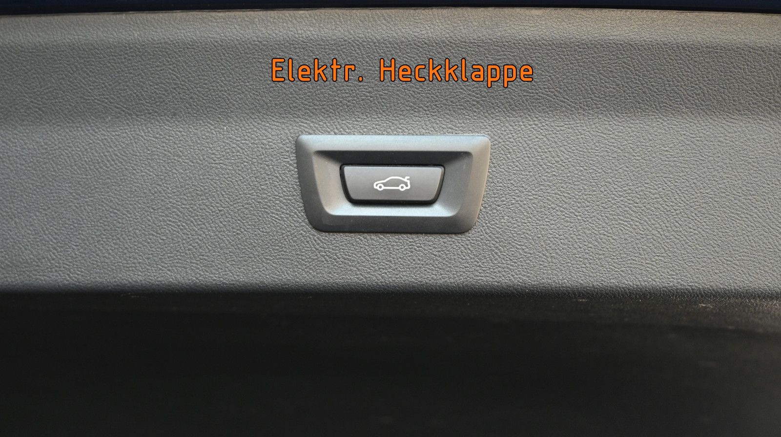 Fahrzeugabbildung BMW X4 xDr.30d °ACC°AHK°IND.MERINO-LEDER°STANDHEIZ.°