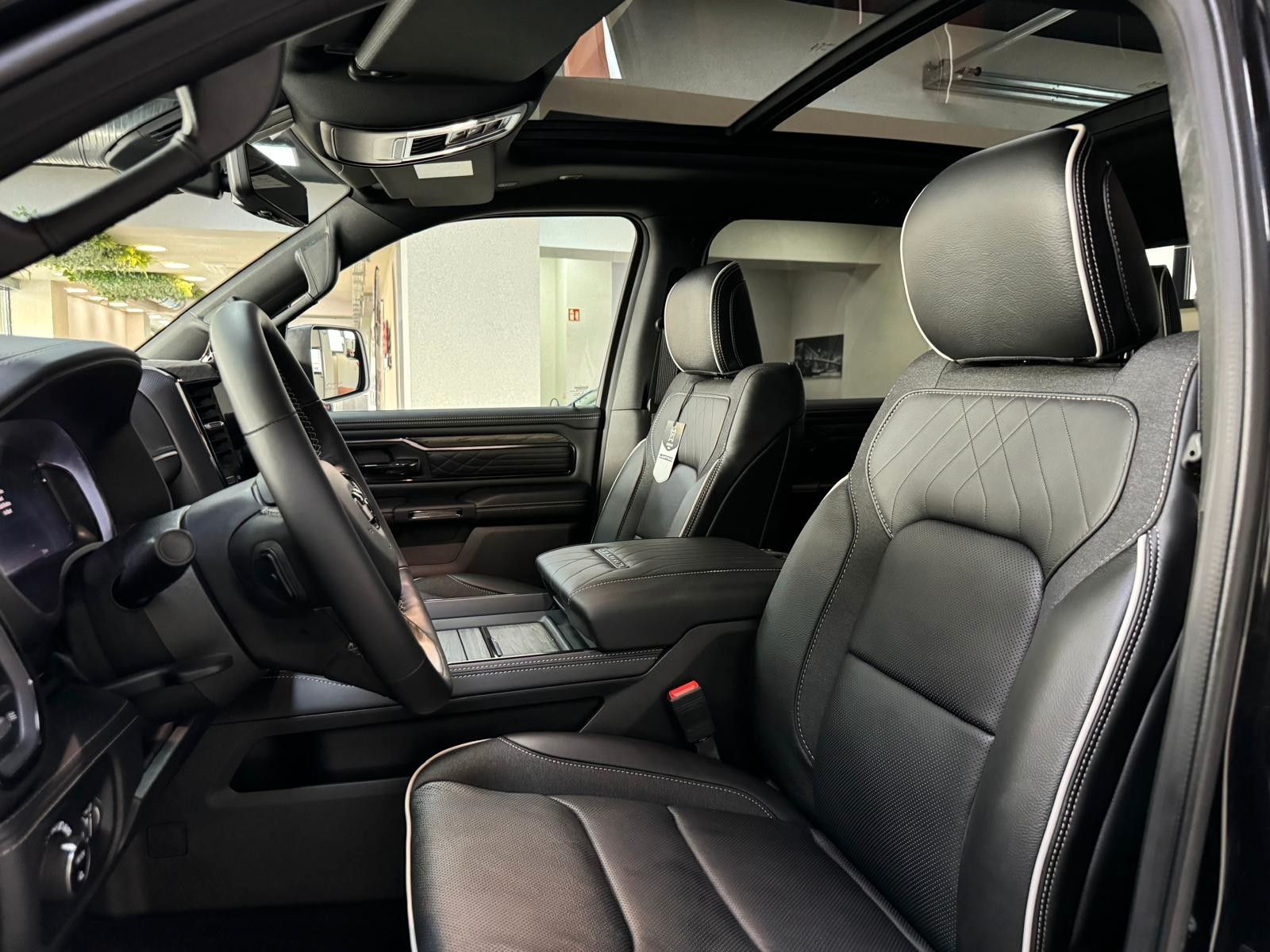 Fahrzeugabbildung Dodge RAM LIMITED HURRICANE 3.0L-HO 540 PS - RAMBOX