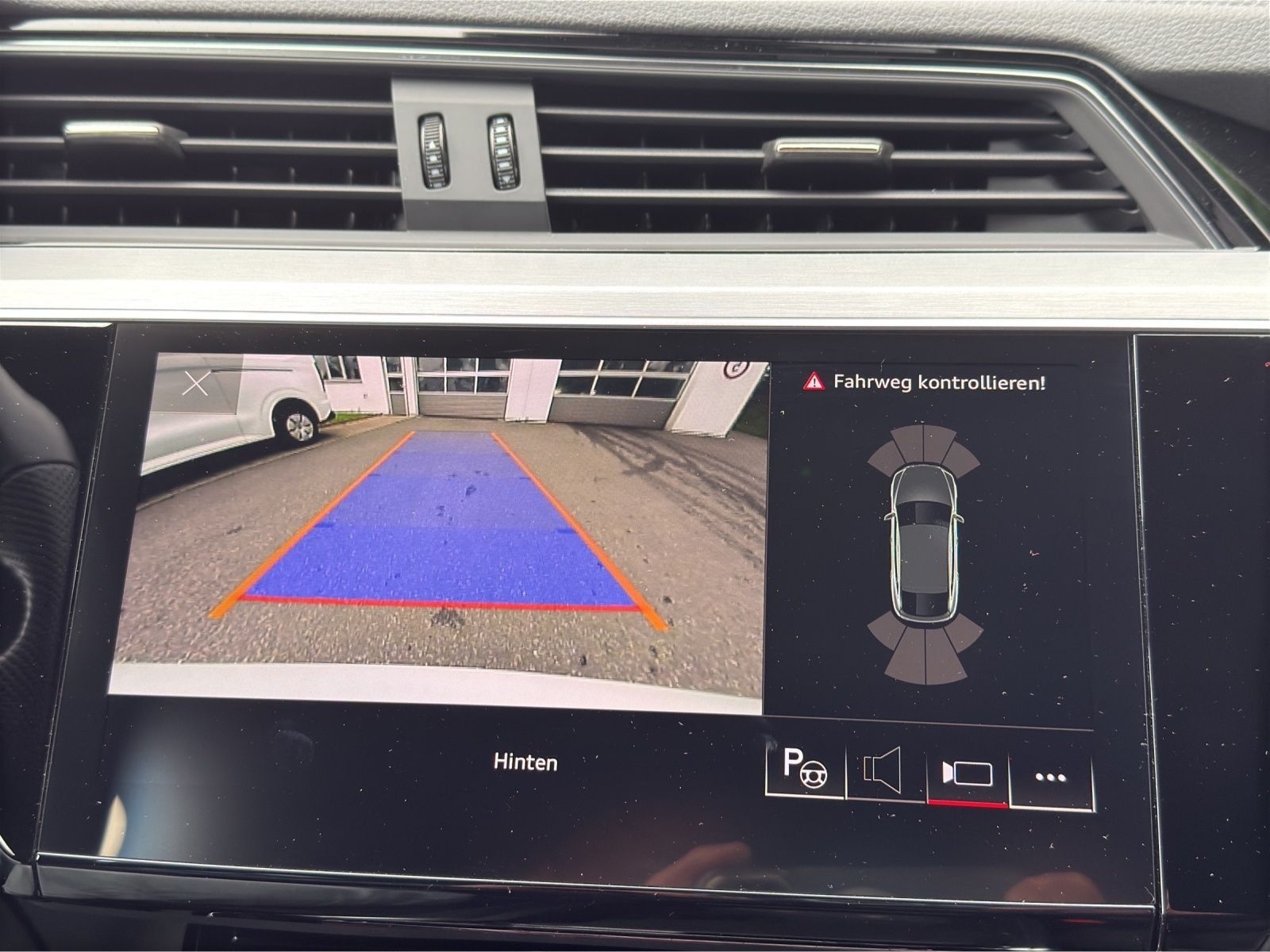 Audi e-tron - Bild 17