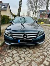 Mercedes-Benz E 200 d T-Modell  - Mercedes-Benz E 200: Grün