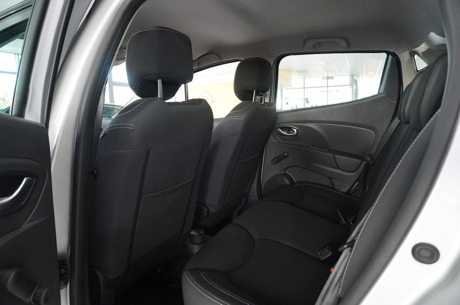Fahrzeugabbildung Renault Clio IV 0.9 TCE LIM. ENERGY LED/SHZ/PDC/TEMP/DAB