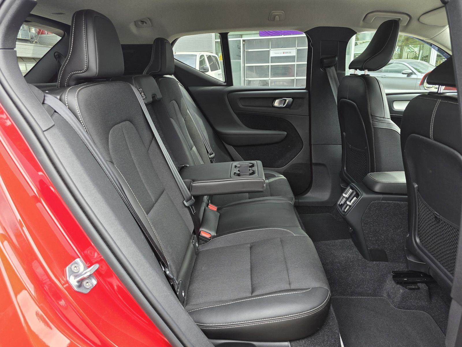 Volvo XC40 T4 MOMENTUM AWD KLIMA LEDER PRO-PAKET LED foto 12