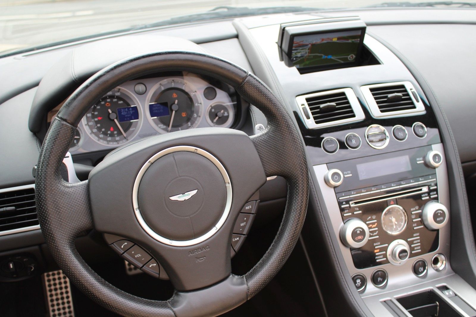 V8 Vantage Roadster 4.7l Sportshift Schön!