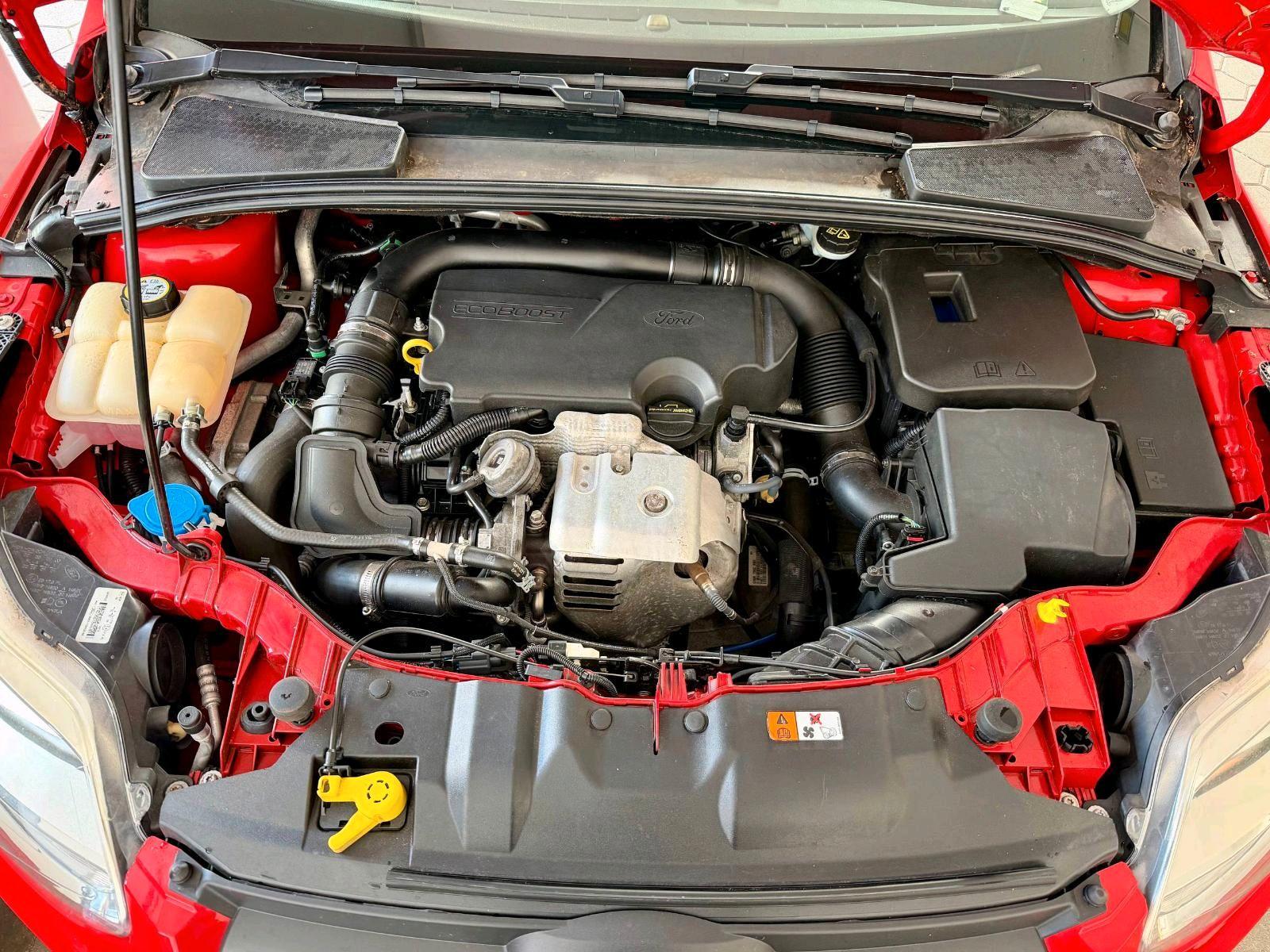 Ford Focus 2014 — photo 10