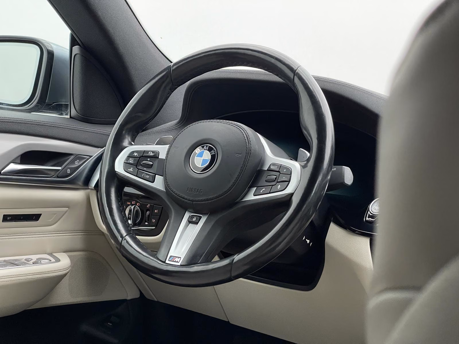 BMW 640 i xDrive M Sport *STHZ*SOFT*HuD*360°*LED*ACC