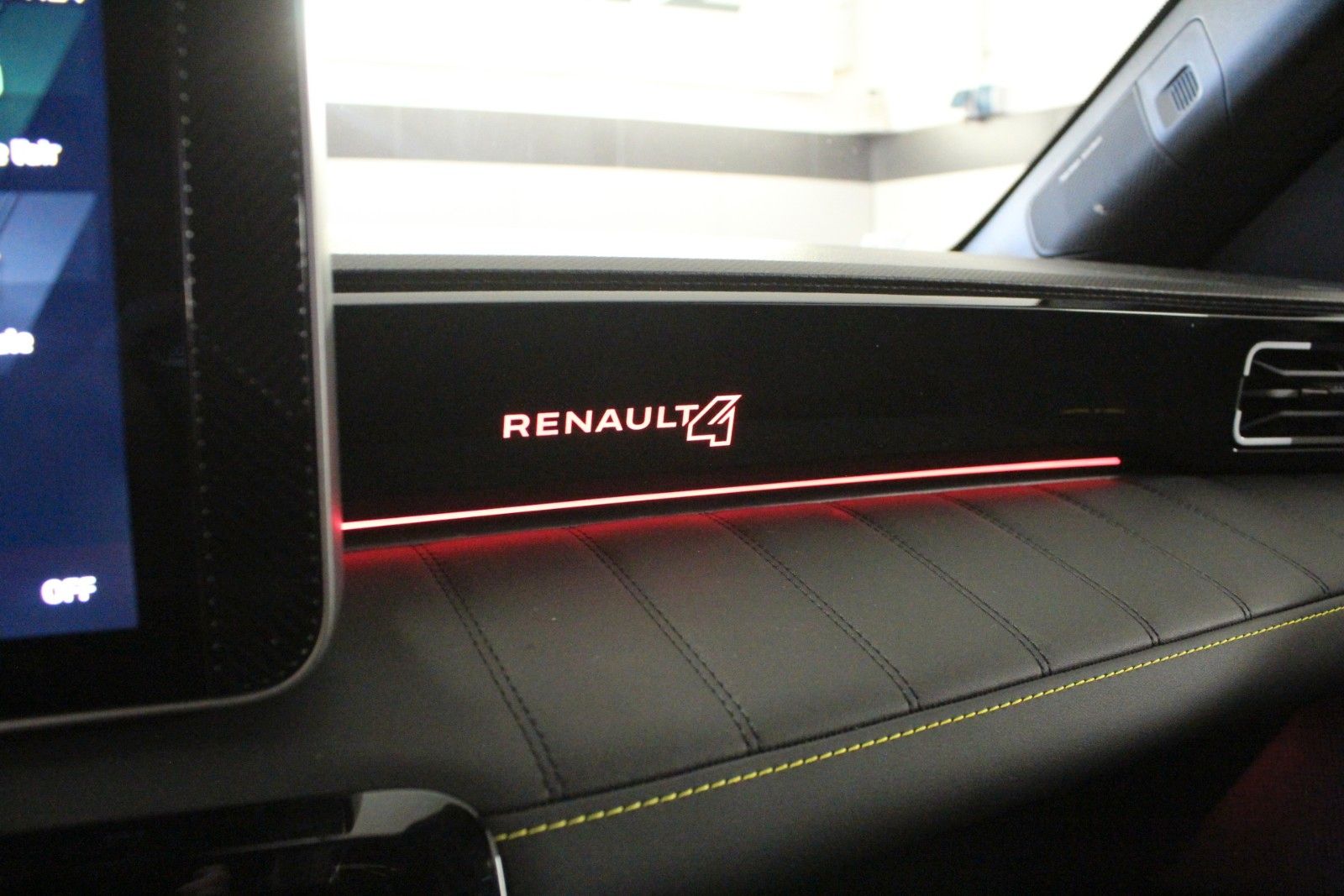 Fahrzeugabbildung Renault R 4 E-Tech 150 Comfort Range Iconic *Vollausst.*