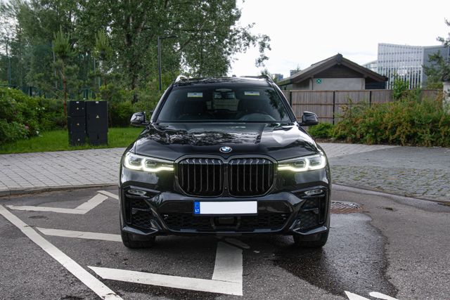 BMW X7 xDrive40i -