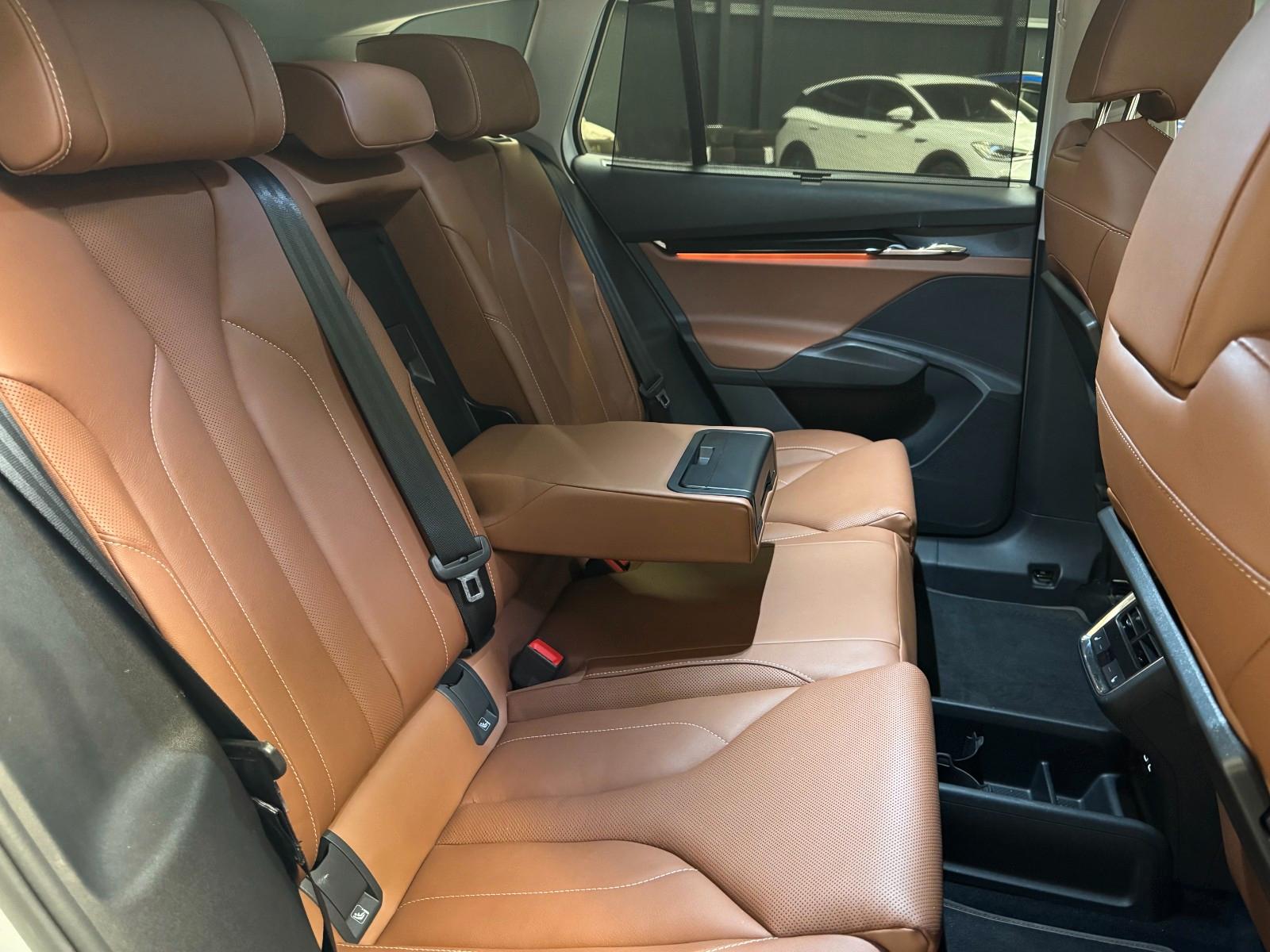 Skoda ENYAQ 80X ecoSUITE 195KW*HUD*AHK*360*MATRIX*WÄPU