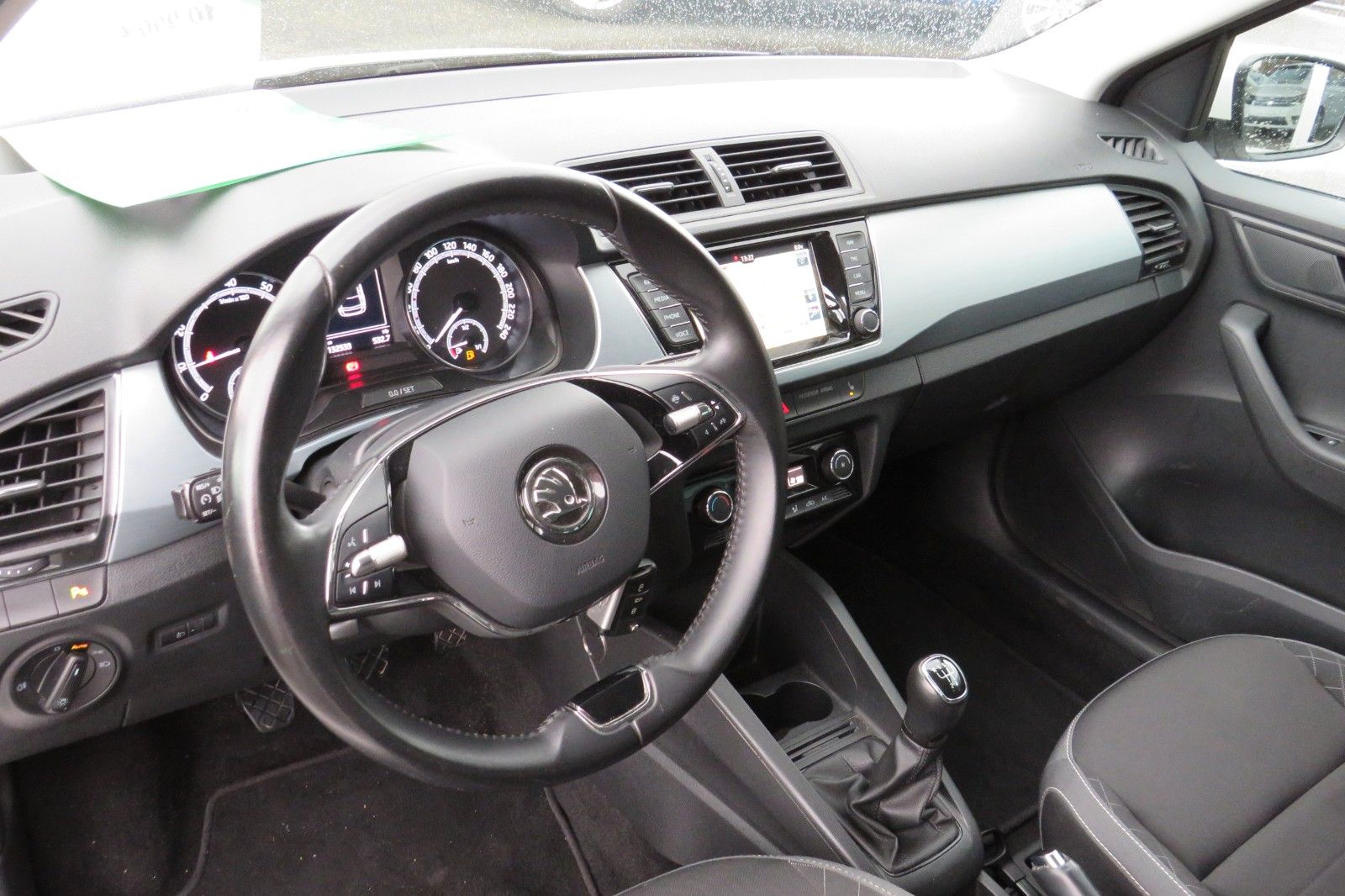 Fahrzeugabbildung SKODA Fabia Combi Ambition AHK SITZH. NAVI PDC 1.HD