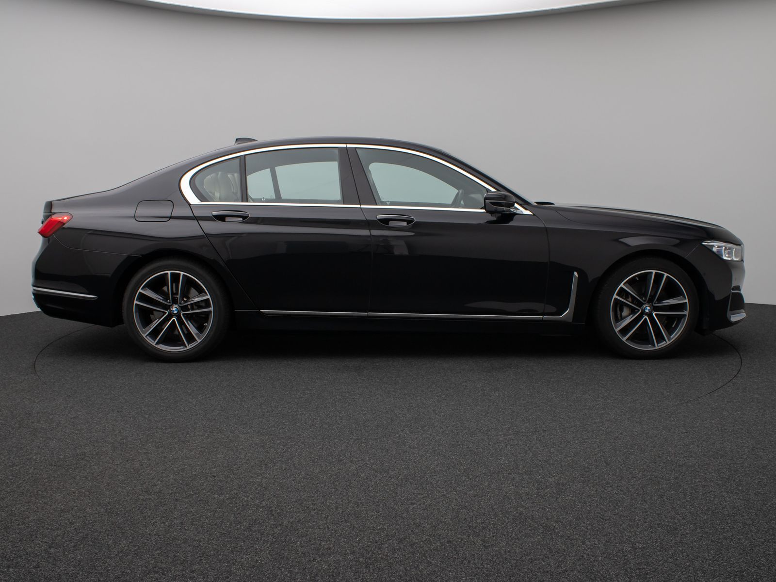 Fahrzeugabbildung BMW 730d xD 360°Laser Massage DAB DisplKey SoftClose