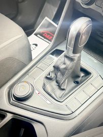 Volkswagen Tiguan - 11