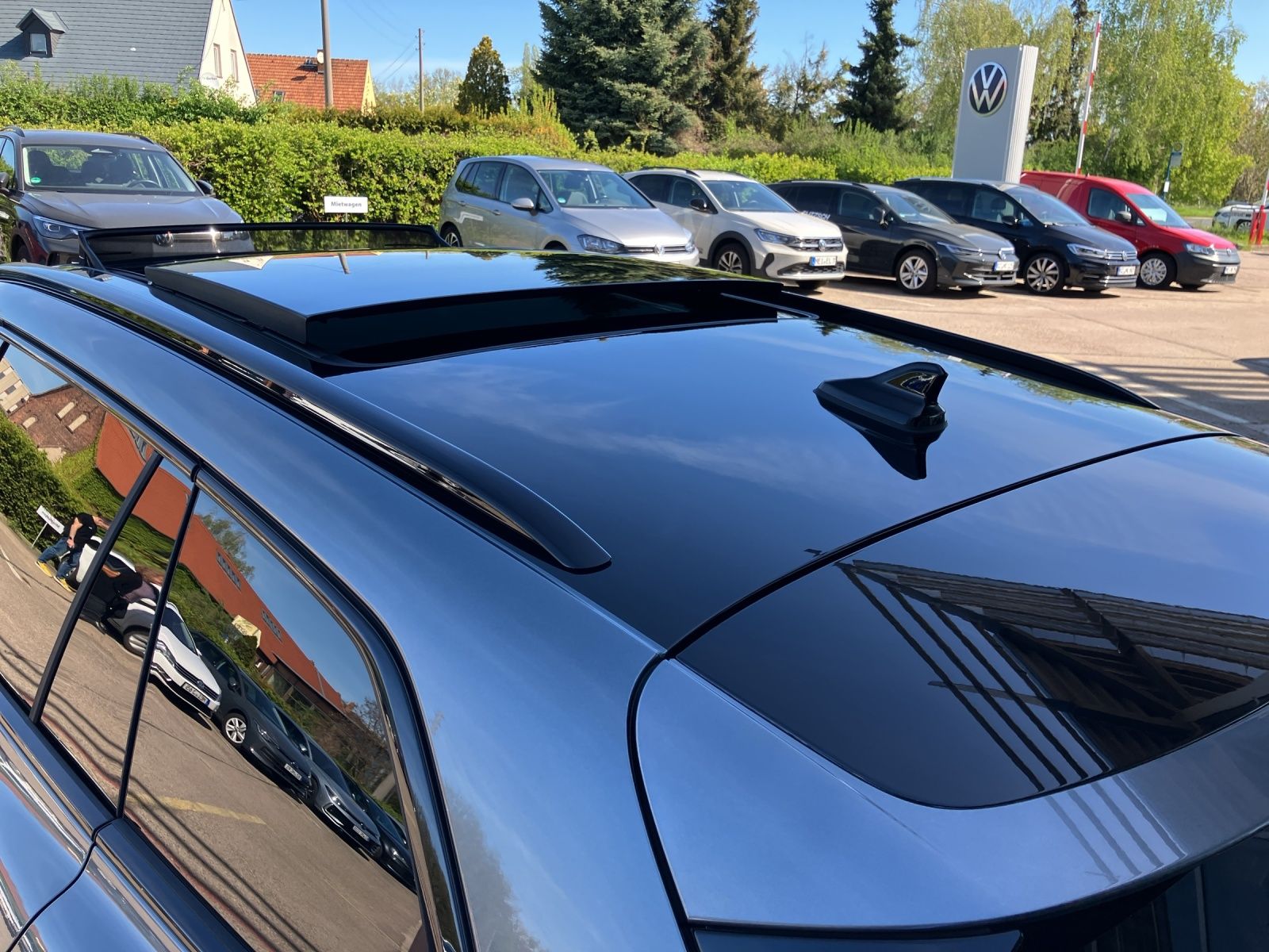 Fahrzeugabbildung Volkswagen Passat Variant TDI R-Line DSG Matrix 4M Navi AHZ