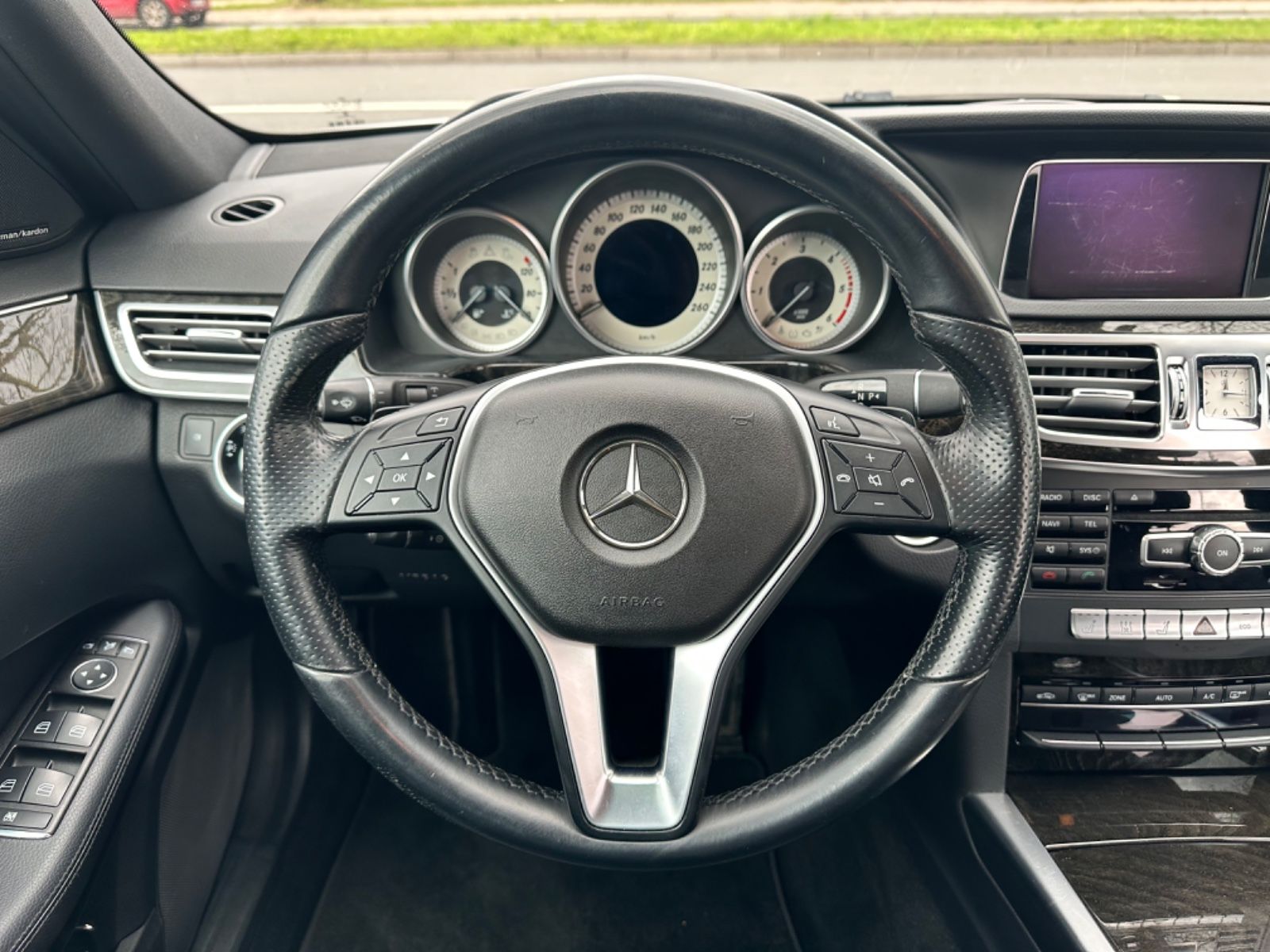 Fahrzeugabbildung Mercedes-Benz E 220 CDI T BlueEfficiency*Totwinkel*HarmanKard*