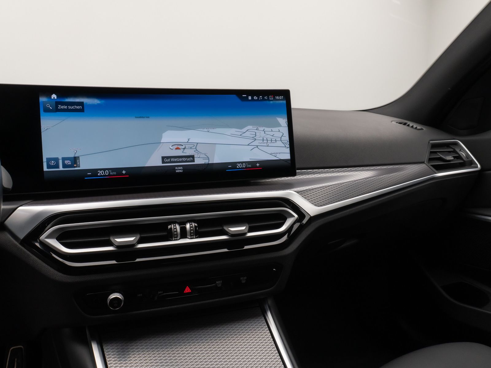 Fahrzeugabbildung BMW 318i M Sport Kamera HUD DAB HiFi Fernlichtassist