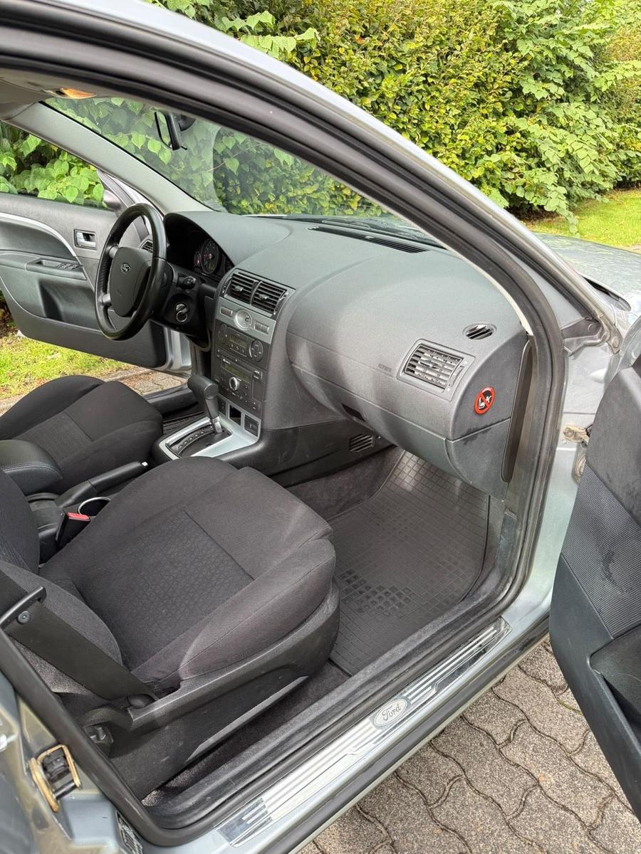 Ford Mondeo 2004 — photo 6