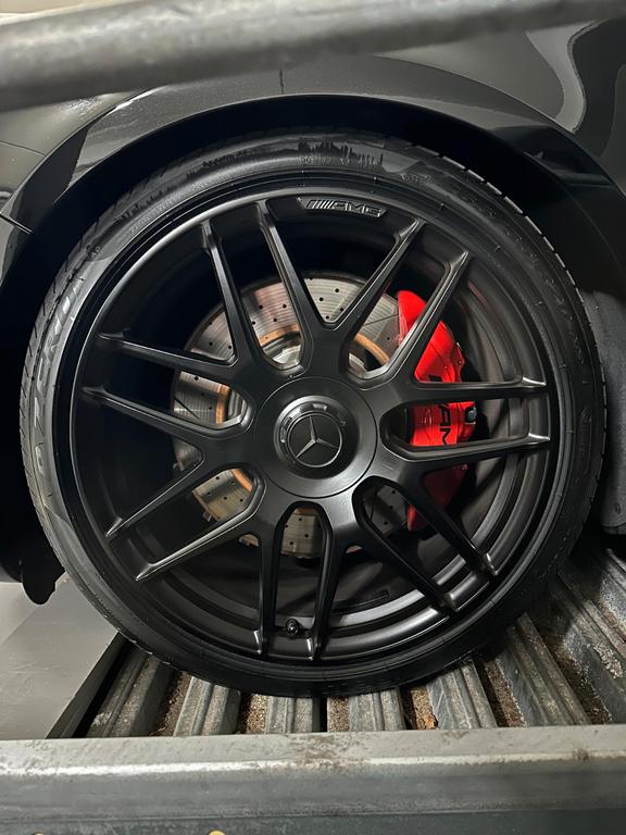 Mercedes-Benz E 63 AMG