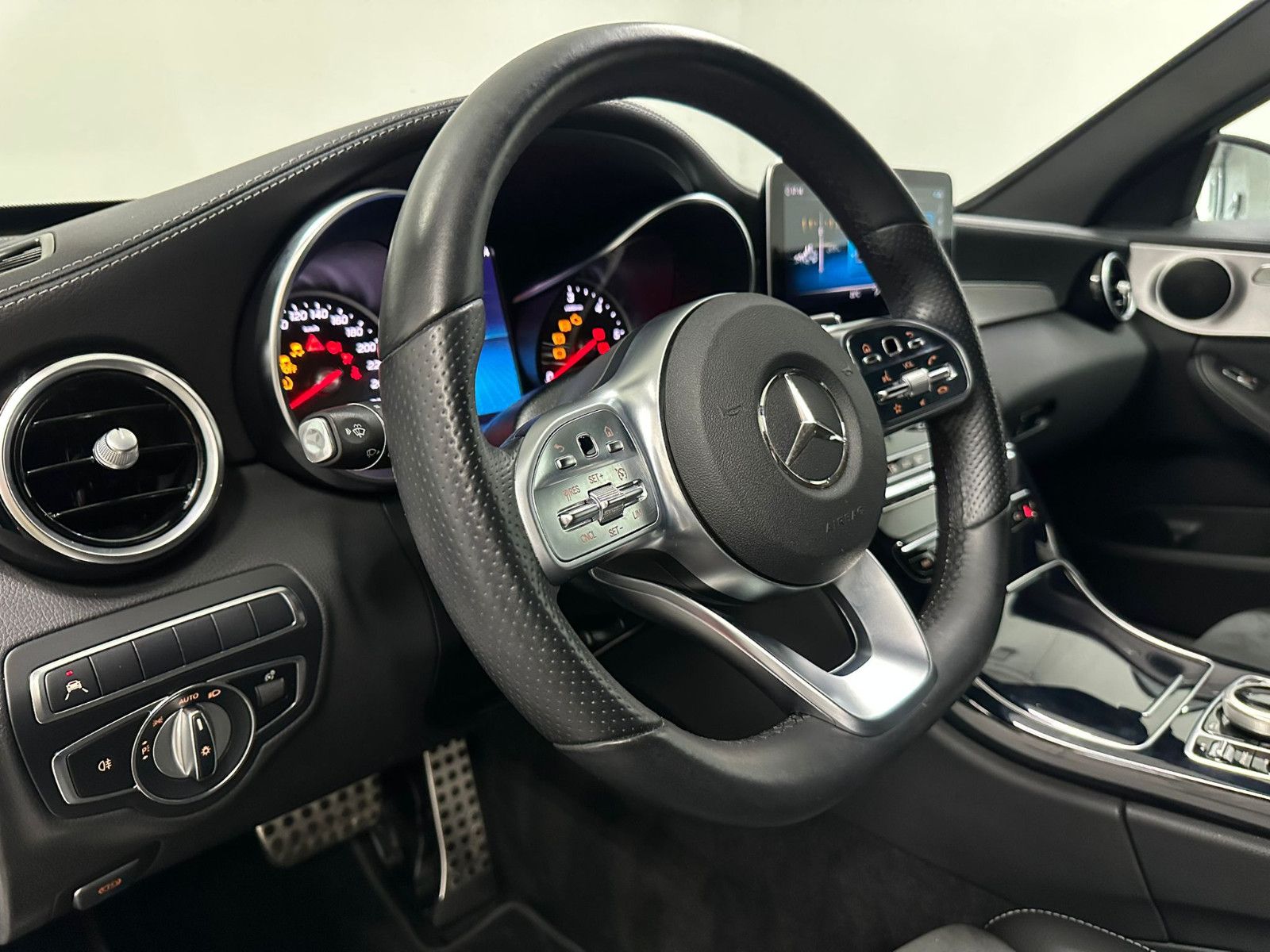 Fahrzeugabbildung Mercedes-Benz C 220 d 4MATIC T  *AMG-LINE*NIGHT*SDH*