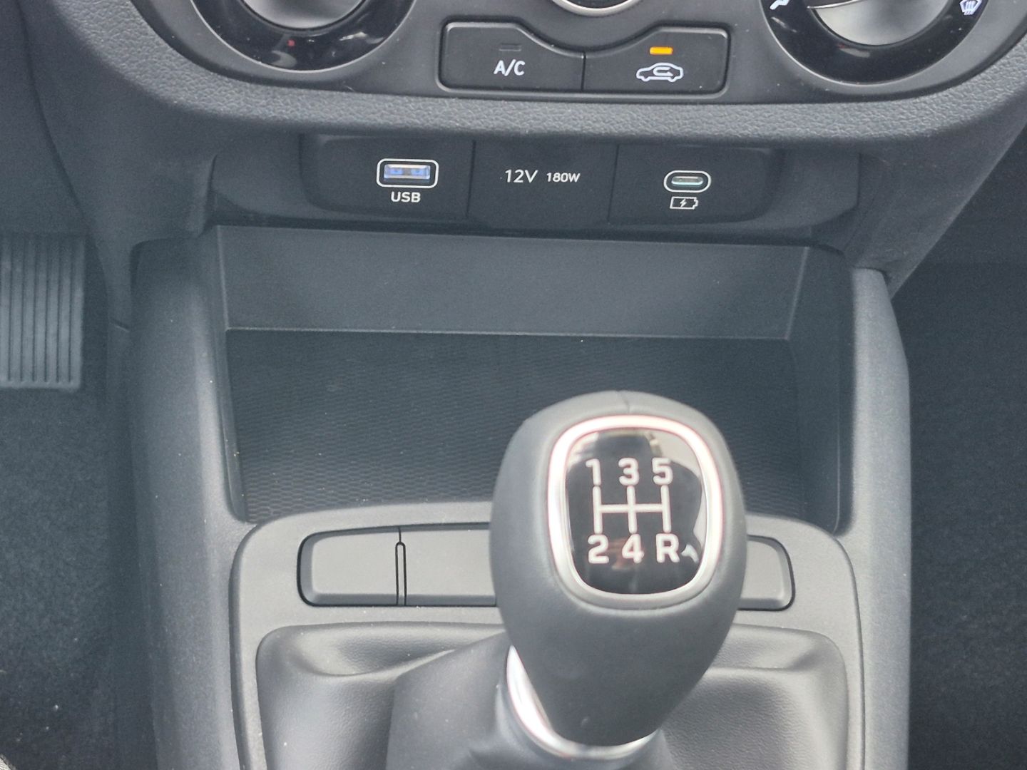Hyundai i10 – Bild 16