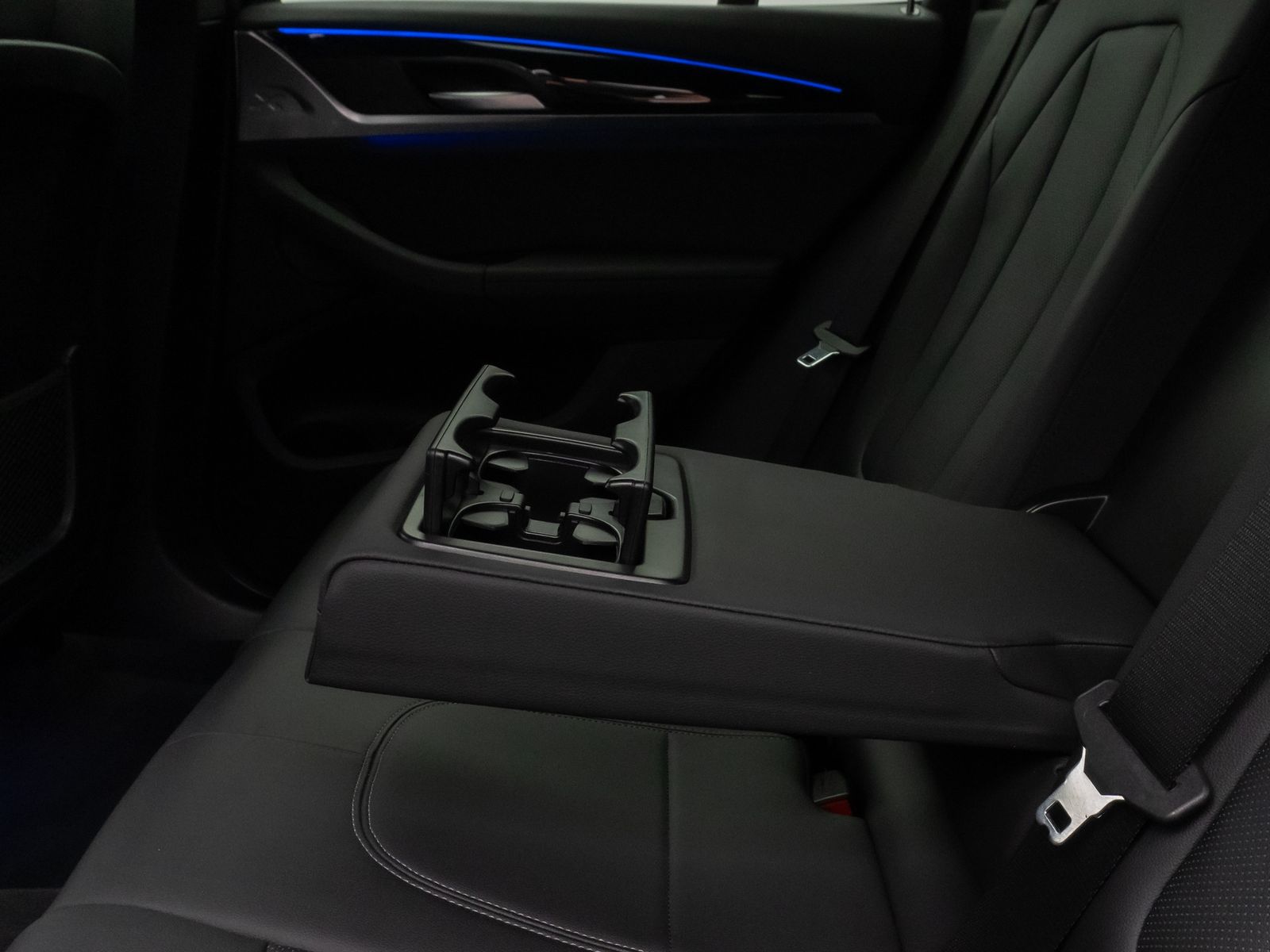 Fahrzeugabbildung BMW X3 xD20d Kamera DAB H/K M Sportfahrwerk 19Zoll