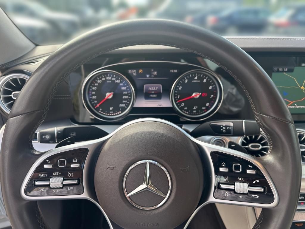 Fahrzeugabbildung Mercedes-Benz E 450 Coupé 4M SpurH SpurW ParkAss SHZ Navi LED