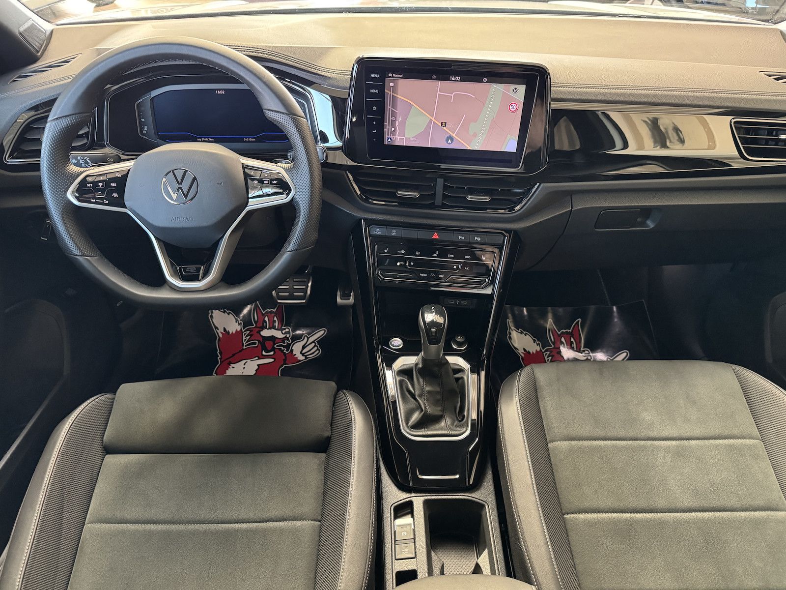Fahrzeugabbildung Volkswagen T-Roc 1.5 DSG R-Line/Black/1.Hd/Spur/Park/Ahk
