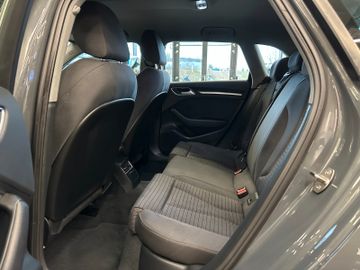 MYAUTOCENTER – Gebraucht- und Jahreswagen mit Werkstattservice in Pfaffenhofen Audi A3 Sportback sport *1. Hand*Klima*Navi*Xenon*BT*