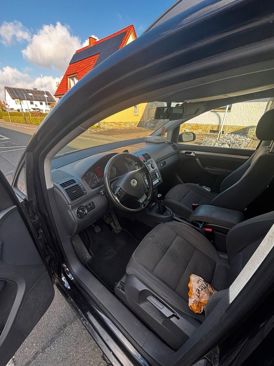 Volkswagen Touran 2006 — interior