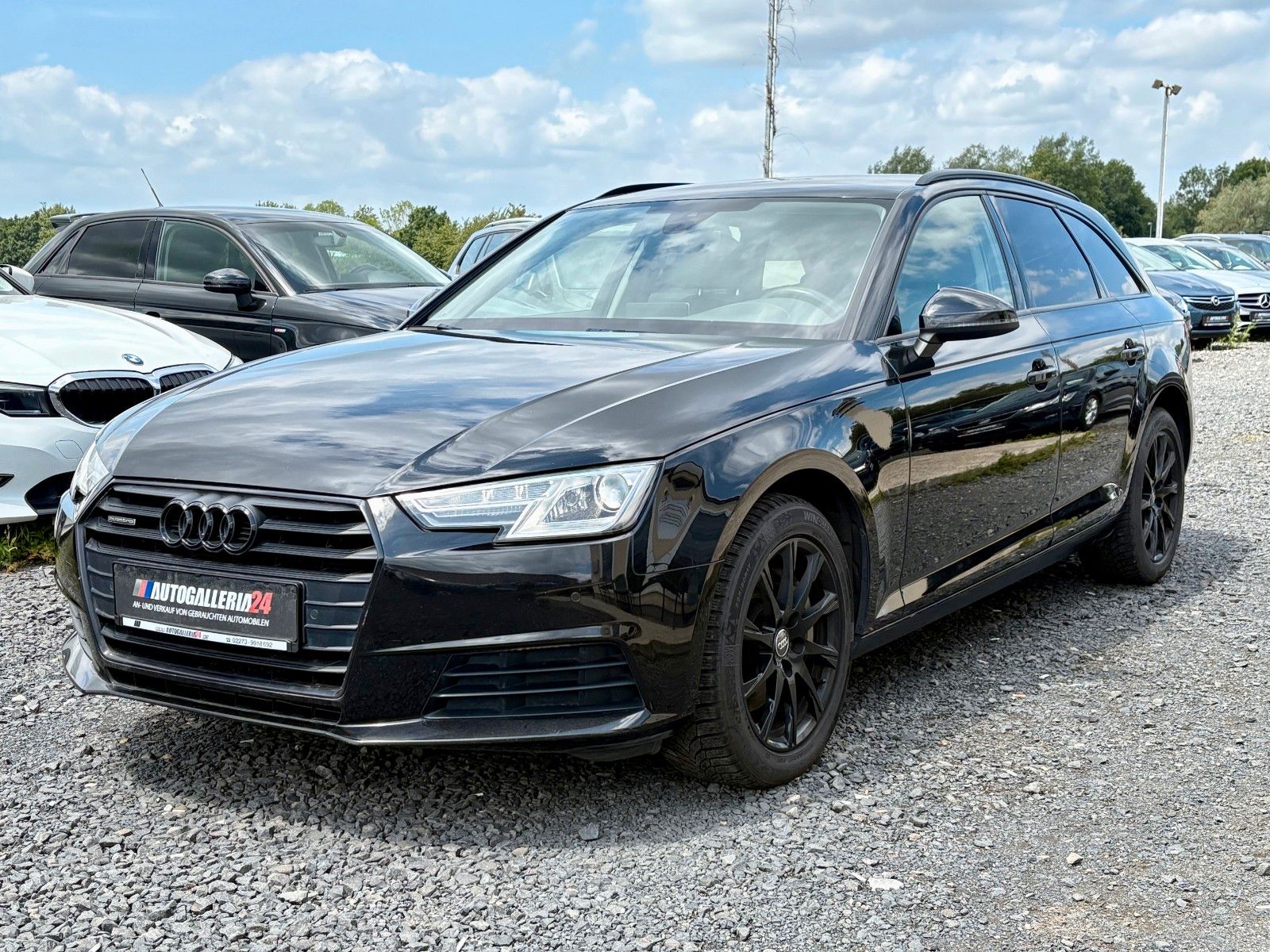 Fahrzeugabbildung Audi A4 2.0 TDI quattro Aut Navi Leder Xenon AHK SPOR