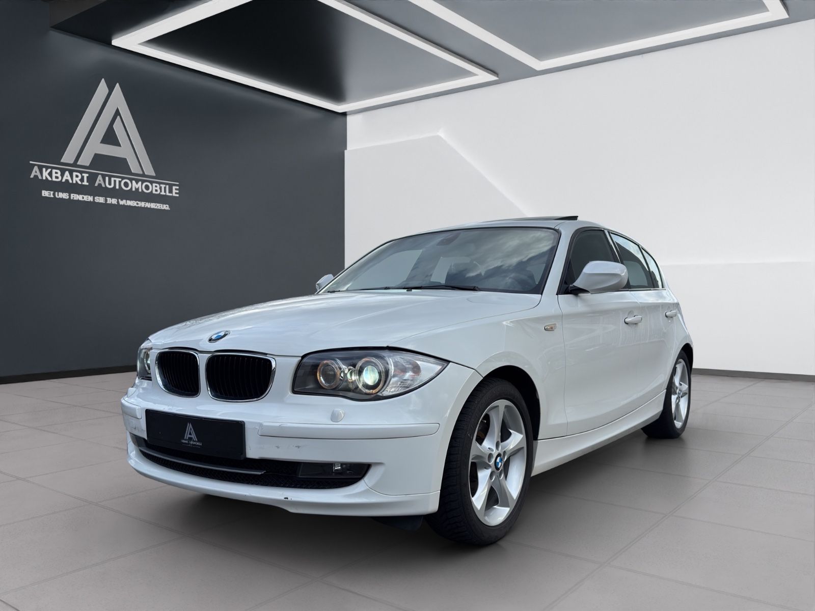 Fahrzeugabbildung BMW 120d Limousine*Automatik*Bi-Xenon*Schiebedach*