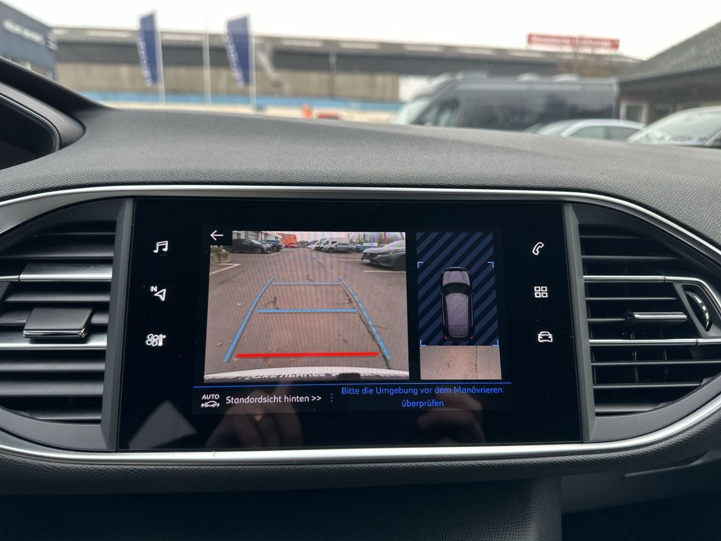 Fahrzeugabbildung Peugeot 308 Allure 1.2 GT PureTech 130 Sportpaket Navi