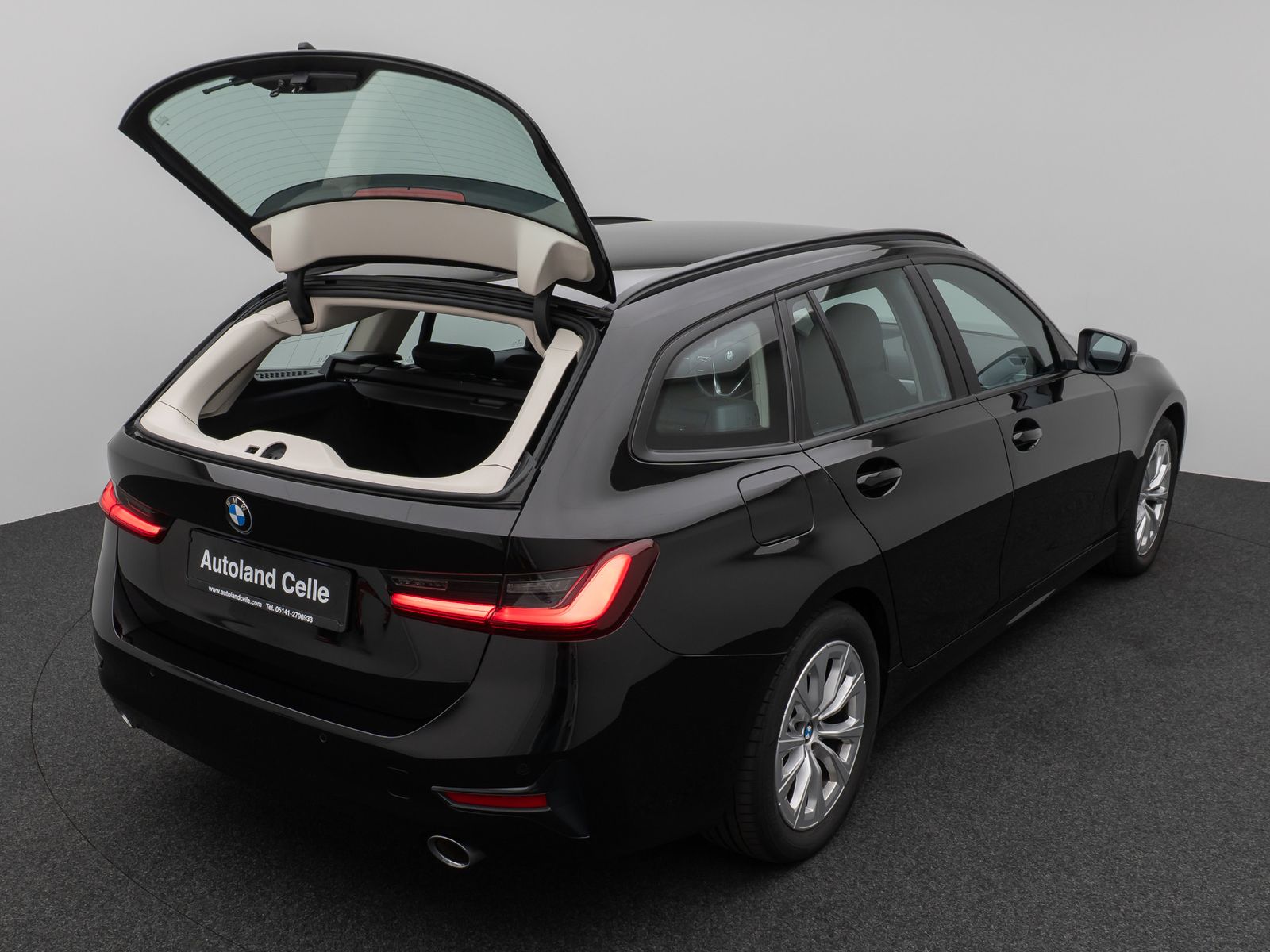 Fahrzeugabbildung BMW 320d DAB CockPitPr PDC AHK Stop&Go Komfort Sport