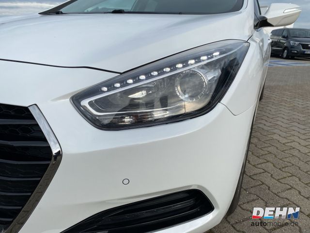 Hyundai i40cw 1.6 blue GDi Trend Navi PDC Kamera SHZ