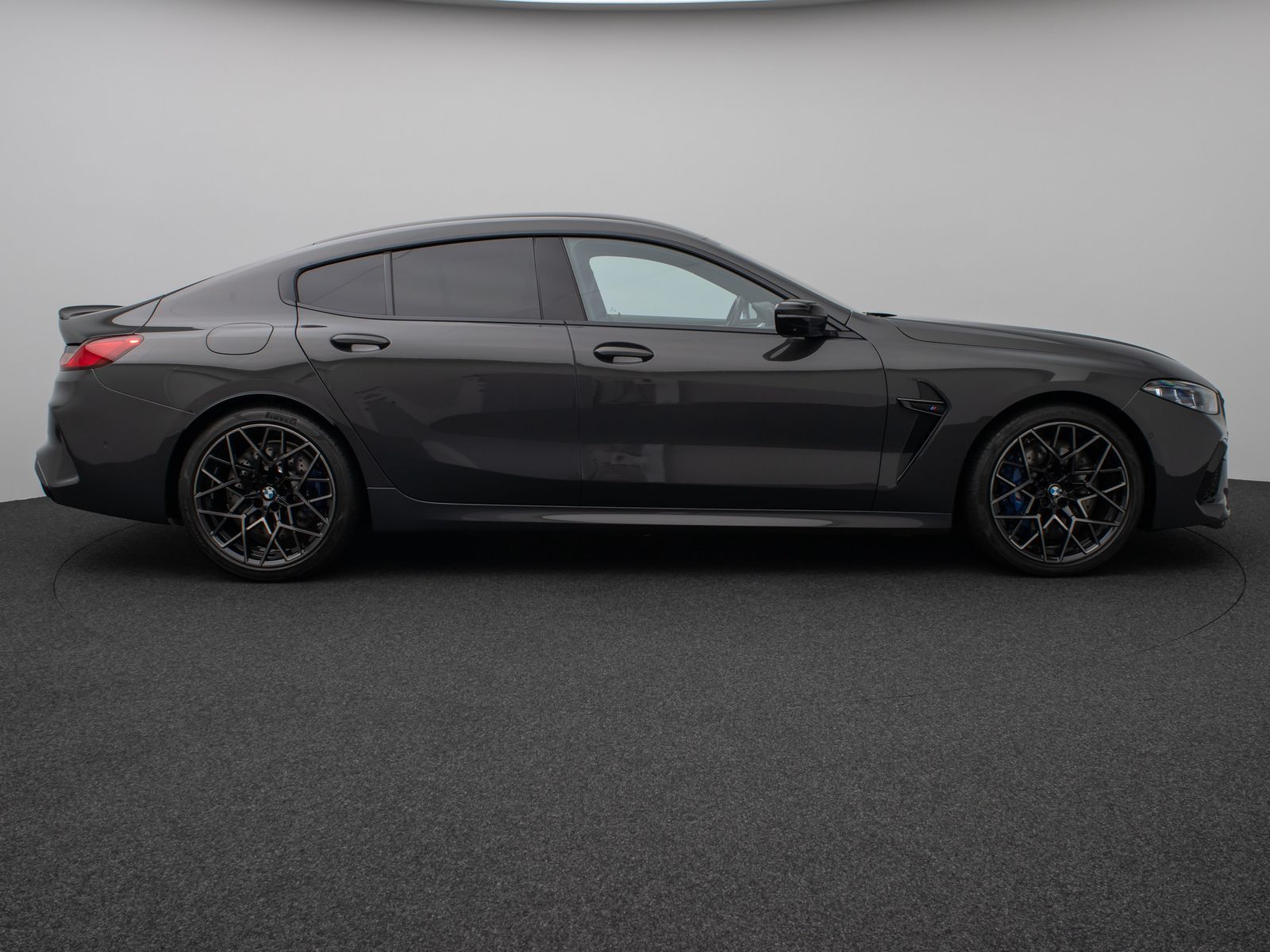 Fahrzeugabbildung BMW M8 Competition xD Gran Coupé 360°Laser HUD B&W
