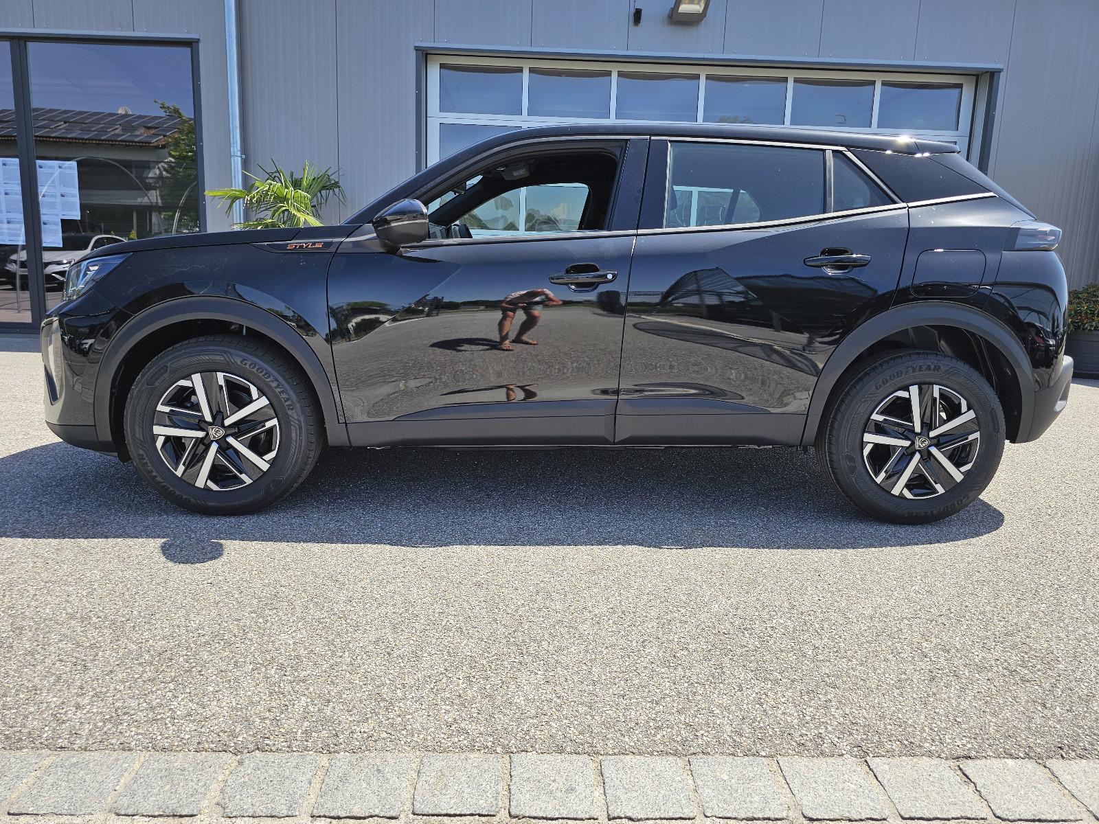 Peugeot 2008 Style 1.2 Pure Tech 100 LED*SHZ*PDC*