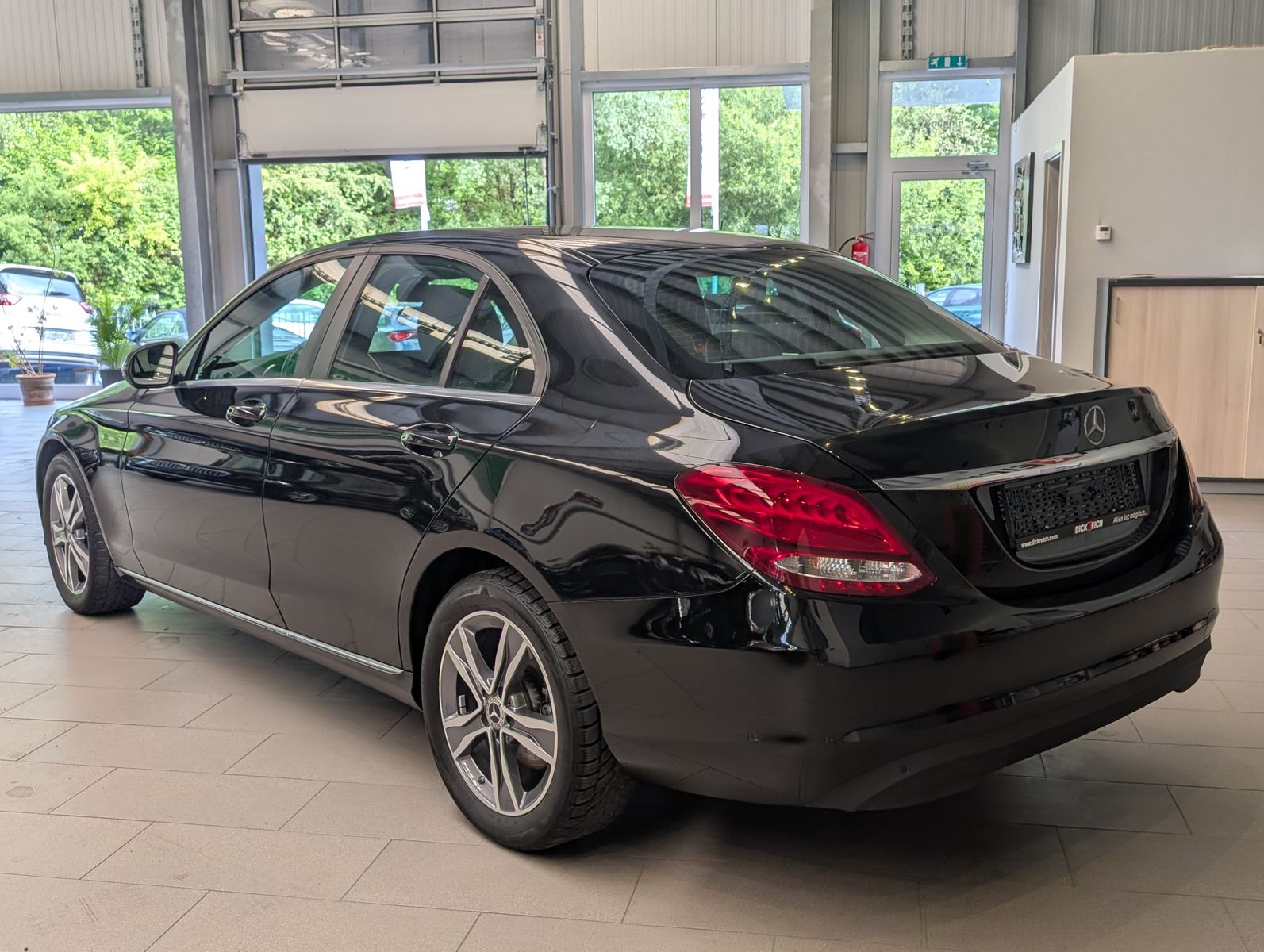 Fahrzeugabbildung Mercedes-Benz C 180 d lim. LED Burmester SHZ Park-Paket Keyles