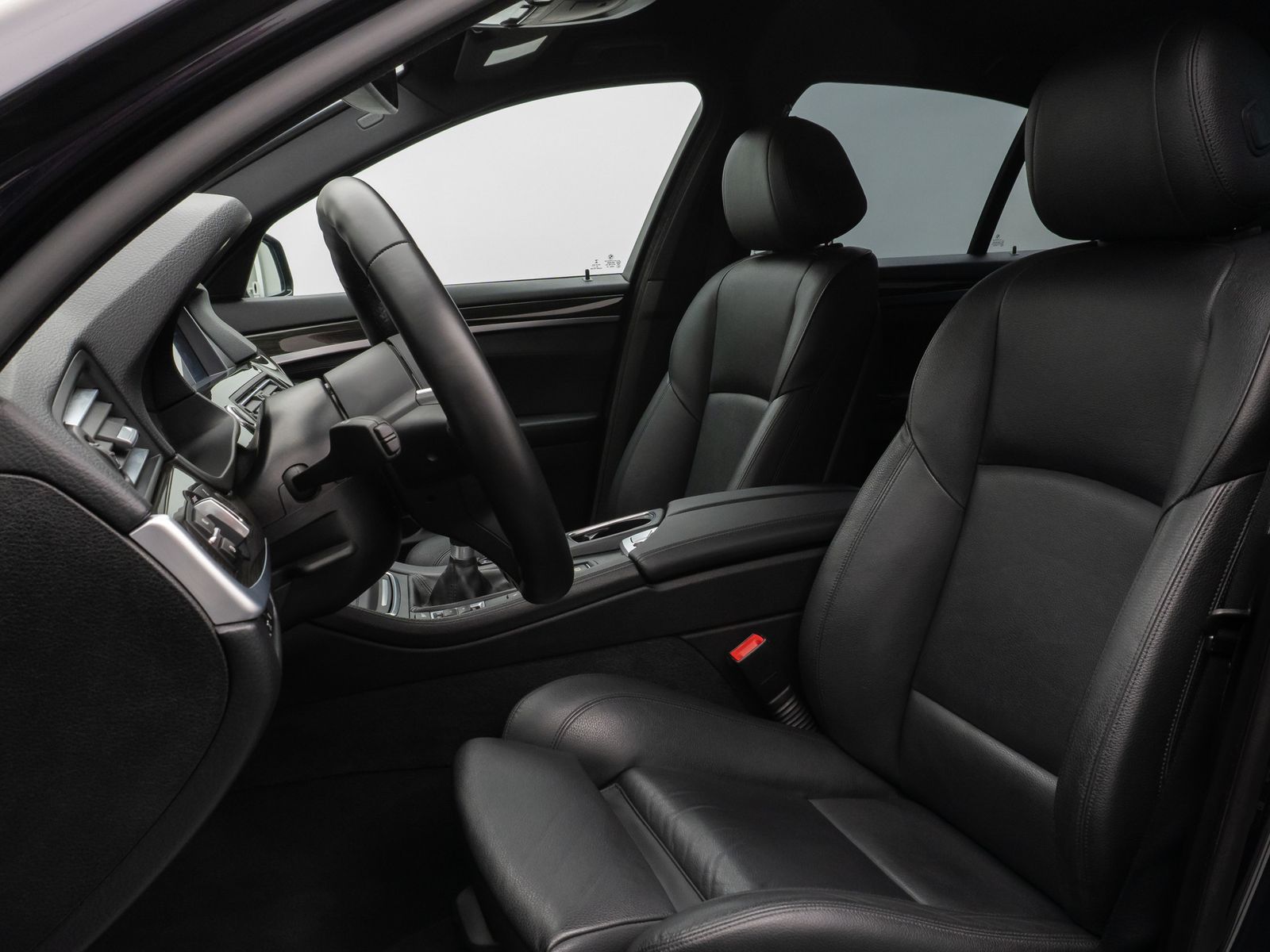 Fahrzeugabbildung BMW 525d M Sport Kamera HUD HiFi DrivingAssist LED