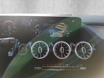 Mercedes-Benz GLA 250 e Progressive 360+AHK+Kam.+KeyLess+LED