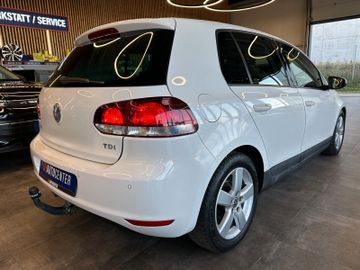 Volkswagen Golf VI*TEMPO*NAVI*PDC*ALCANTARA*1-HAND*