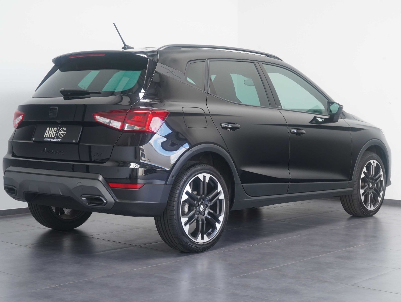 Fahrzeugabbildung SEAT Arona 1.5 TSI 110 kW FR Black Edition