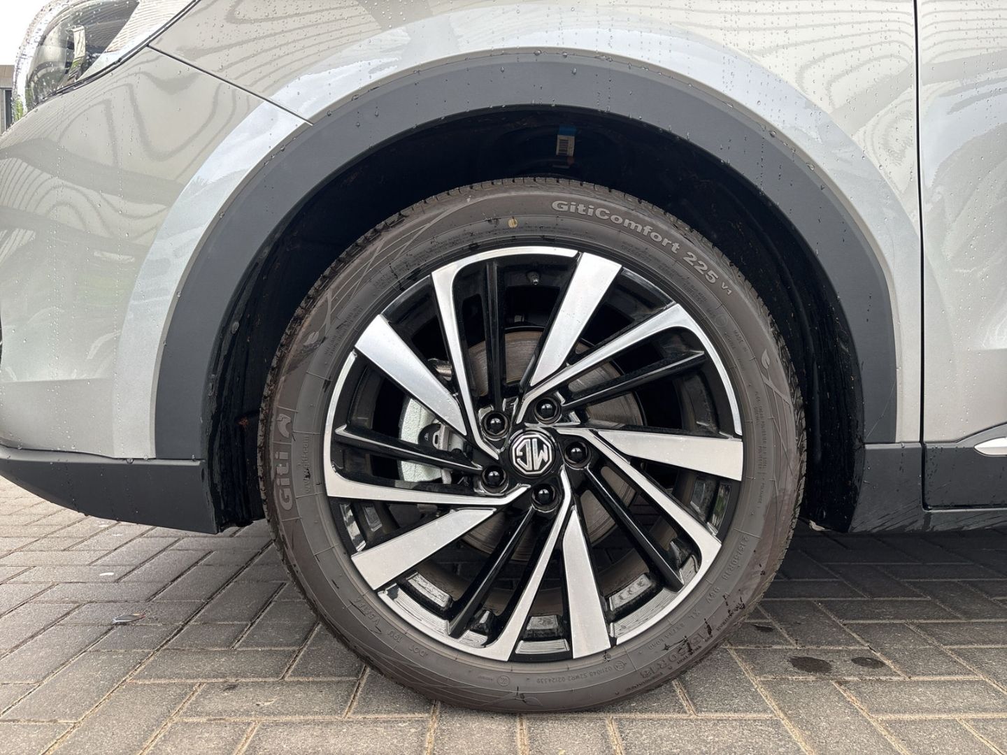 Fahrzeugabbildung MG ZS HEV Luxury Vorführwagen