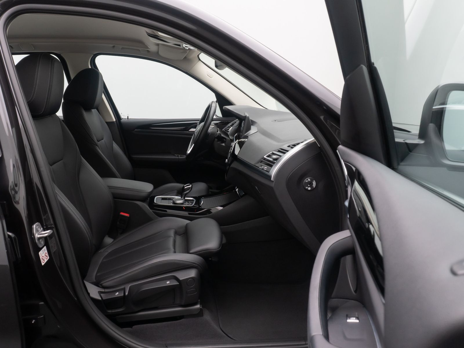 Fahrzeugabbildung BMW X3 xD20d Kamera DAB AHK Leder Sportsitz 19Zoll