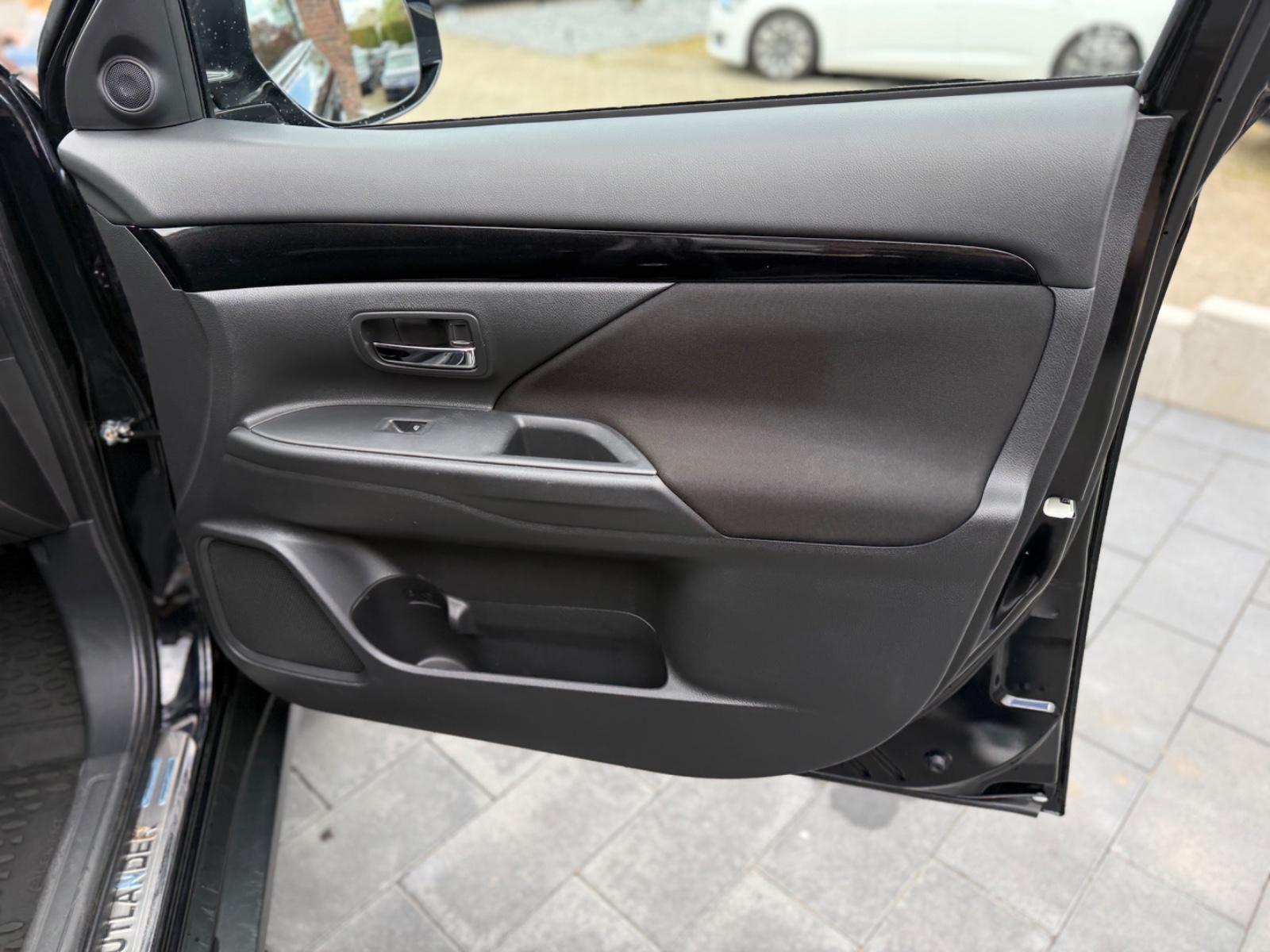 Mitsubishi Outlander 2.0 CVT Diamant Ed. 2WD I AHK I KAM