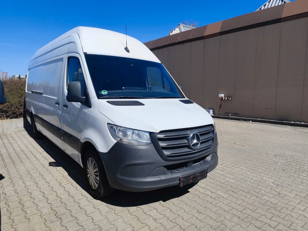 Image of Mercedes-Benz Sprinter