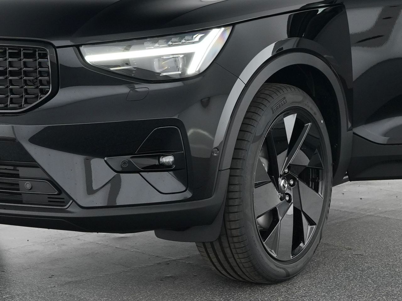 Fahrzeugabbildung Volvo XC40 Plus Black Edition 2WD