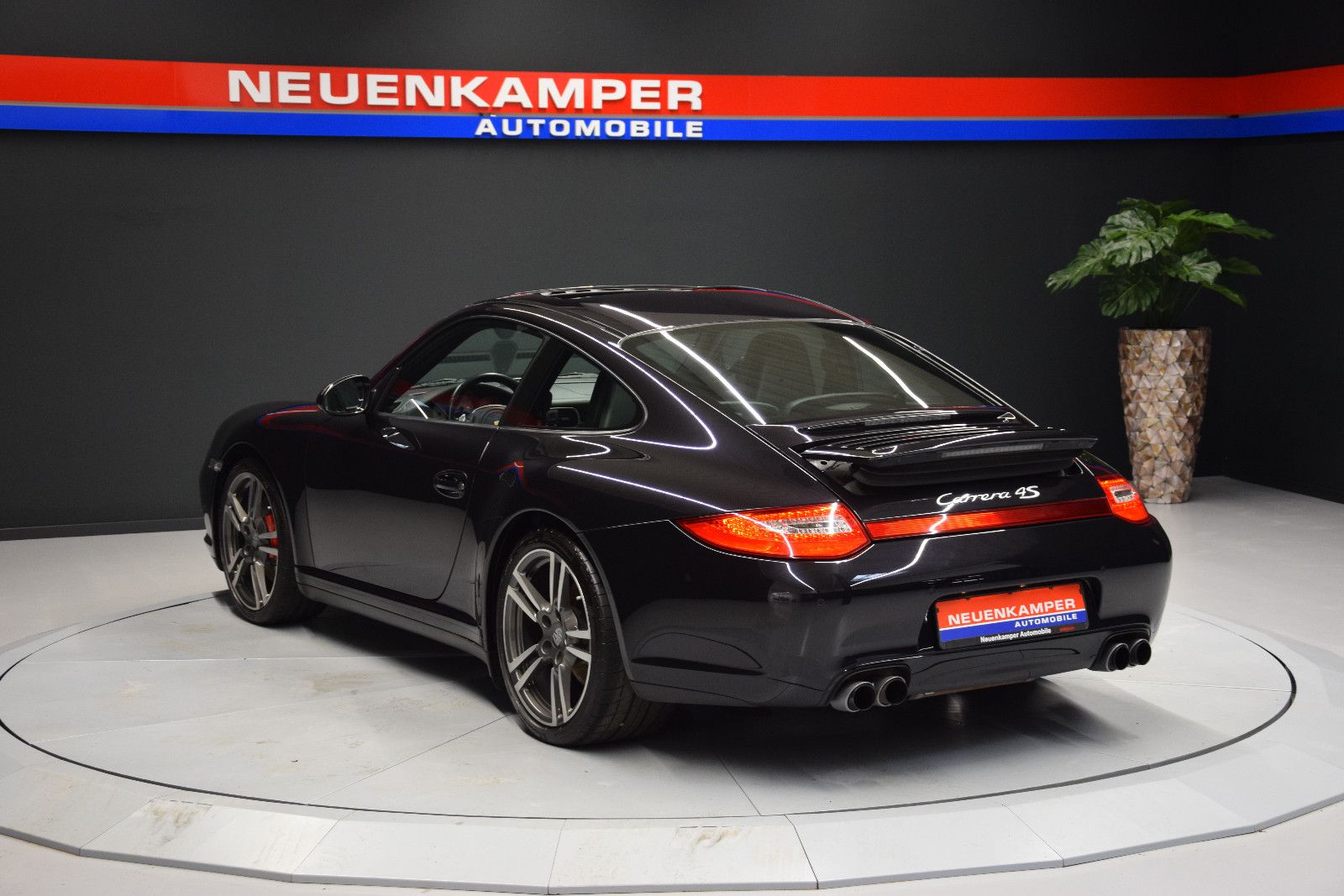 Fahrzeugabbildung Porsche 911 Carrera 4 S Coupe Leder Navi PDC SSD 19 ``
