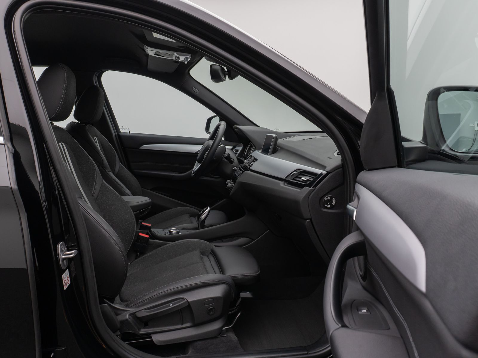 Fahrzeugabbildung BMW X1 sD18d Parkassist DAB Navi DrivAssis PDC Sport